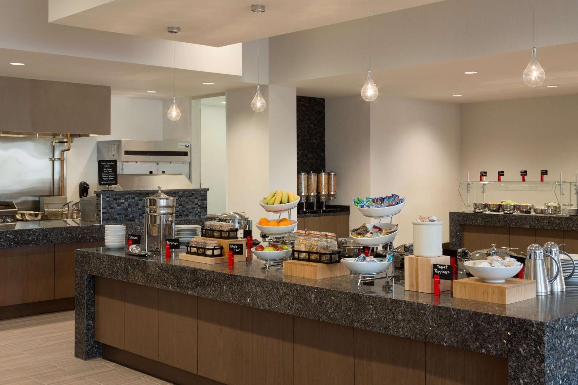 Embassy Suites By Hilton The Woodlands Eksteriør bilde
